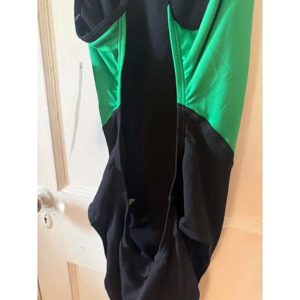 The finals women’s size 38/large swimsuit new with tags
